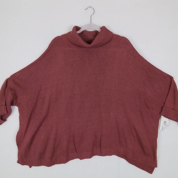 Olive & Vine Super Oversized Asymmetrical Hem Sweater Size Small in Rust Brown - Picture 3 of 13